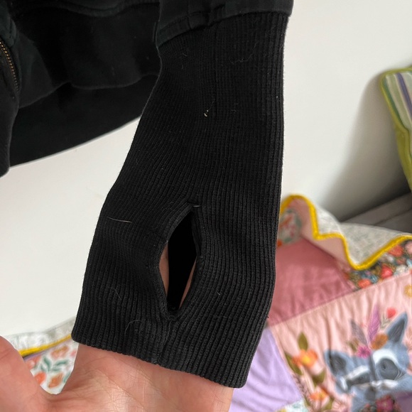 Lululemon zip-up jacket with ruffled hood, size 4 - Picture 5 of 7